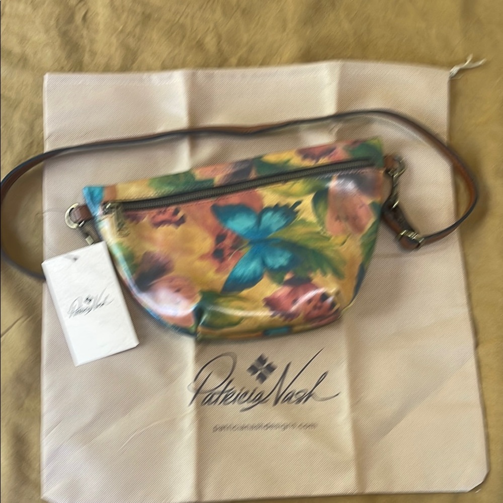 Patricia Nash Tinchi Crossbody Bag. NWT 2 available